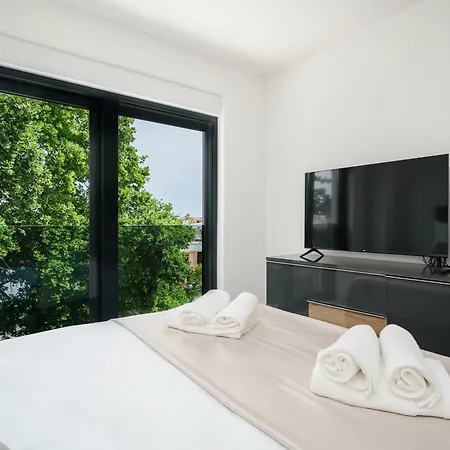 Golden Skyrooftop Pool