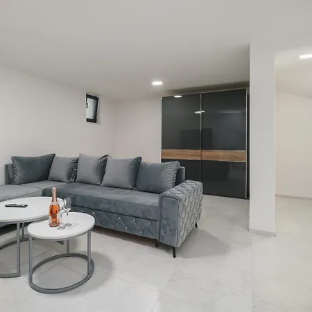 Golden Skyrooftop Pool * Vodice