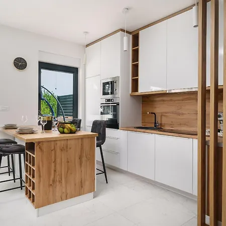 Golden Skyrooftop Pool Villa *