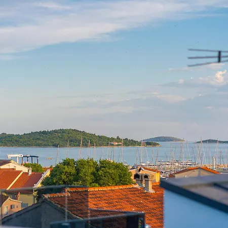 Golden Skyrooftop Pool